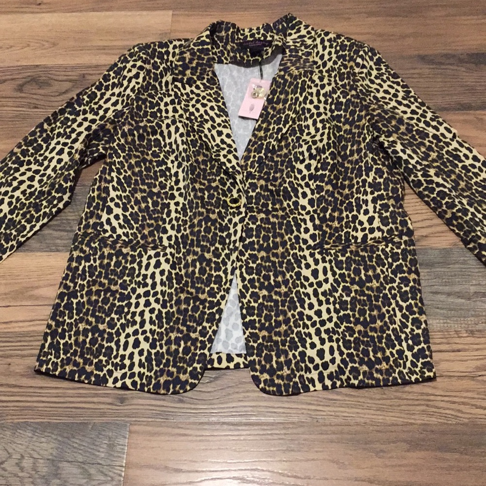 Isabel Hayley timeless trends blazer